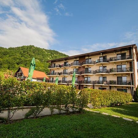 Pensiunea Danubia Ieşelniţa Exteriér fotografie